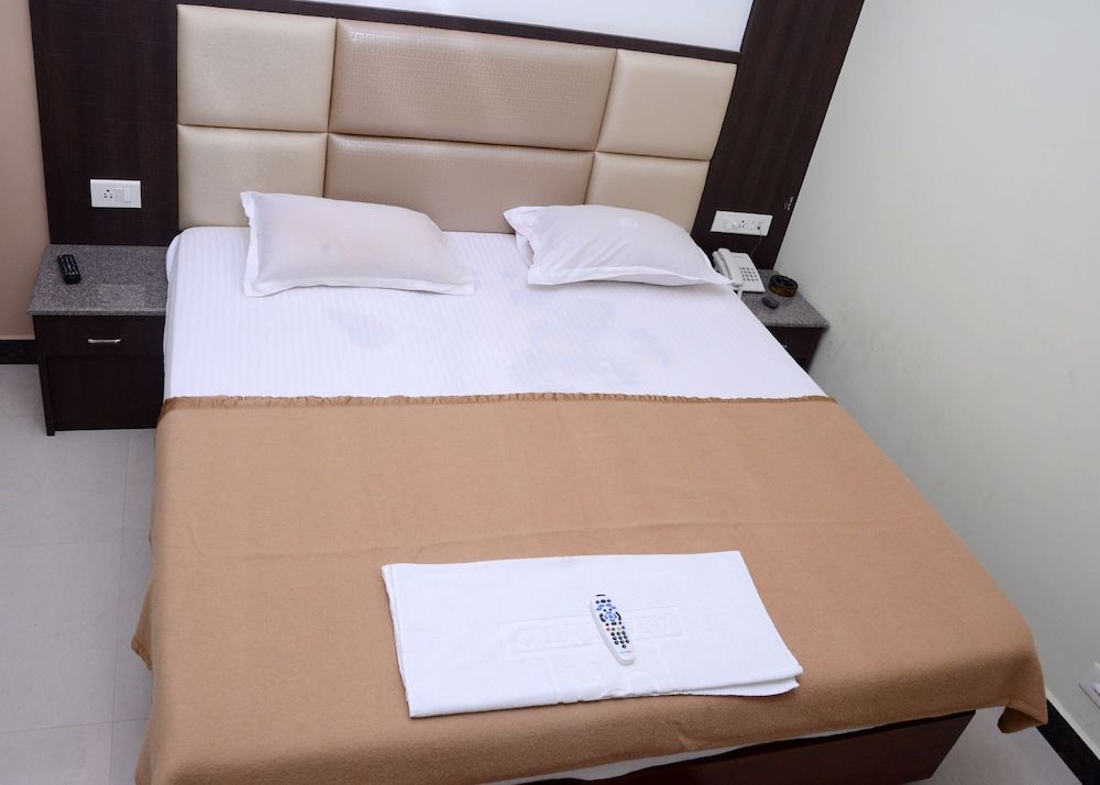 Hotel City Plaza Superior Double Room, 1 King Bed, Smoking, Partial Sea View 2