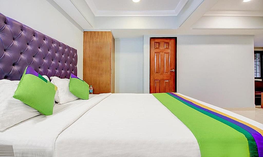 Itsy Hotels Cruz Royale Santacruz West Deluxe Double Room 3