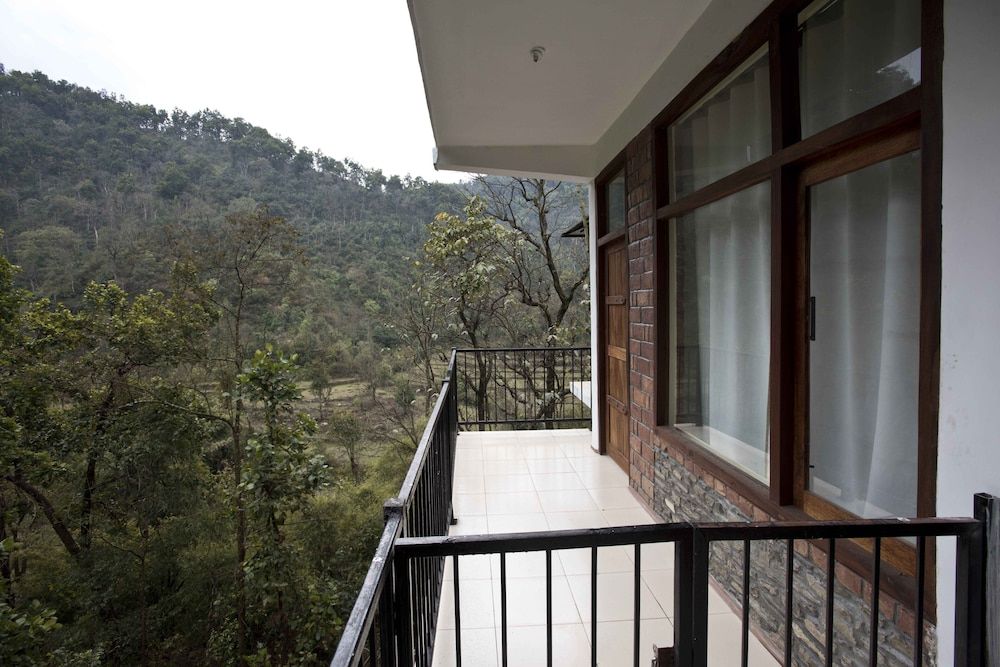 Corbett Riviera Deluxe Room 5