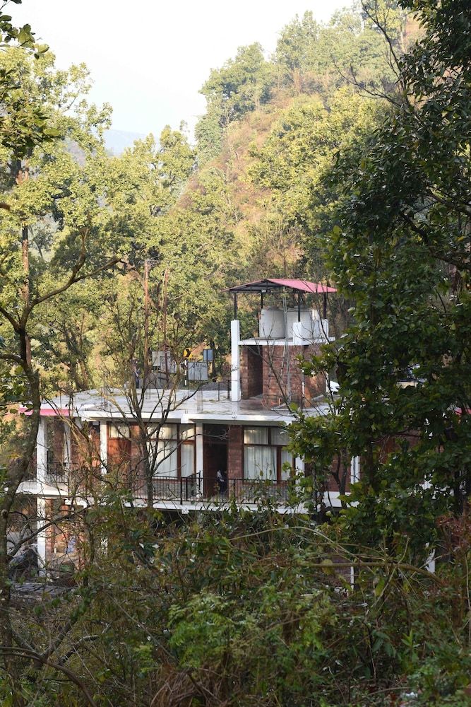 undefined Corbett Riviera 6