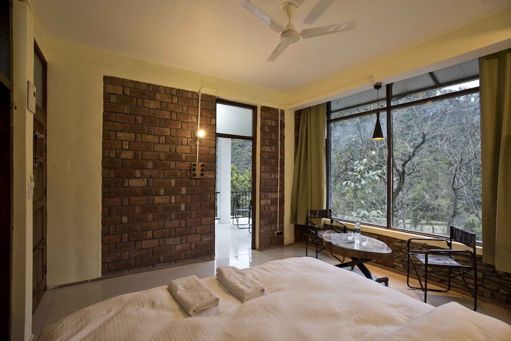 Corbett Riviera Deluxe Room 7