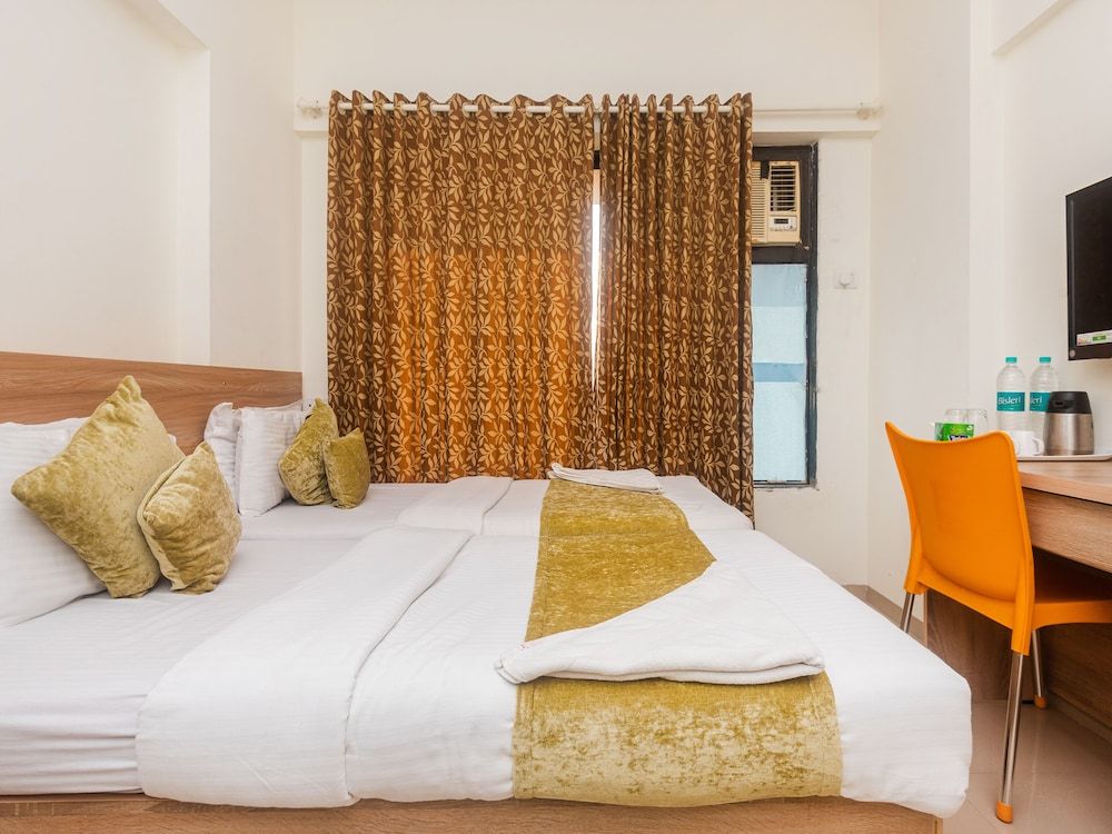 TULIIPSTAYS - Kanjurmarg Pluto Suncity Standard Room