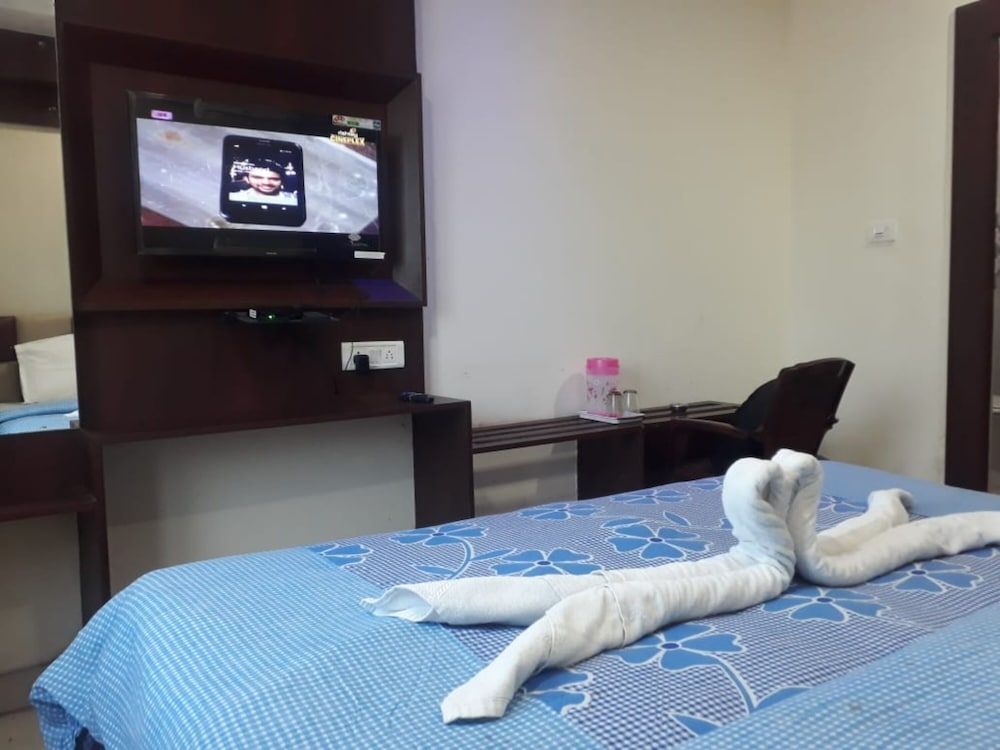 Goroomgo Gouri Palace Puri Deluxe Double Room 4