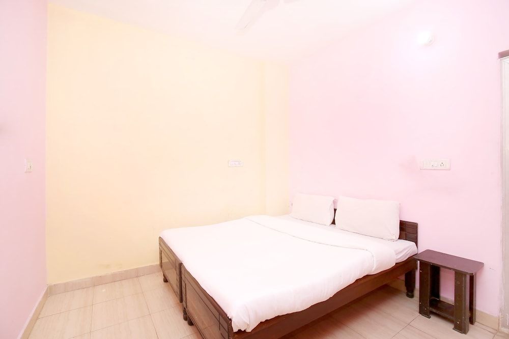 SPOT ON 37127 Primeland Standard Room 14