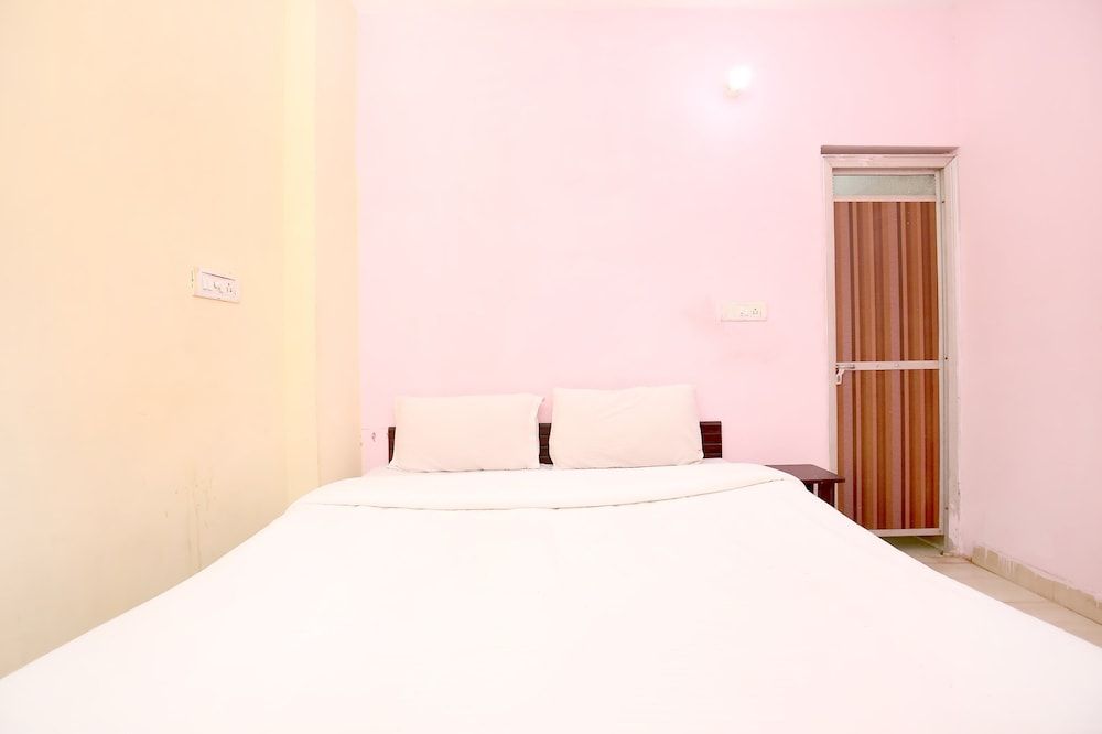 SPOT ON 37127 Primeland Standard Room 15