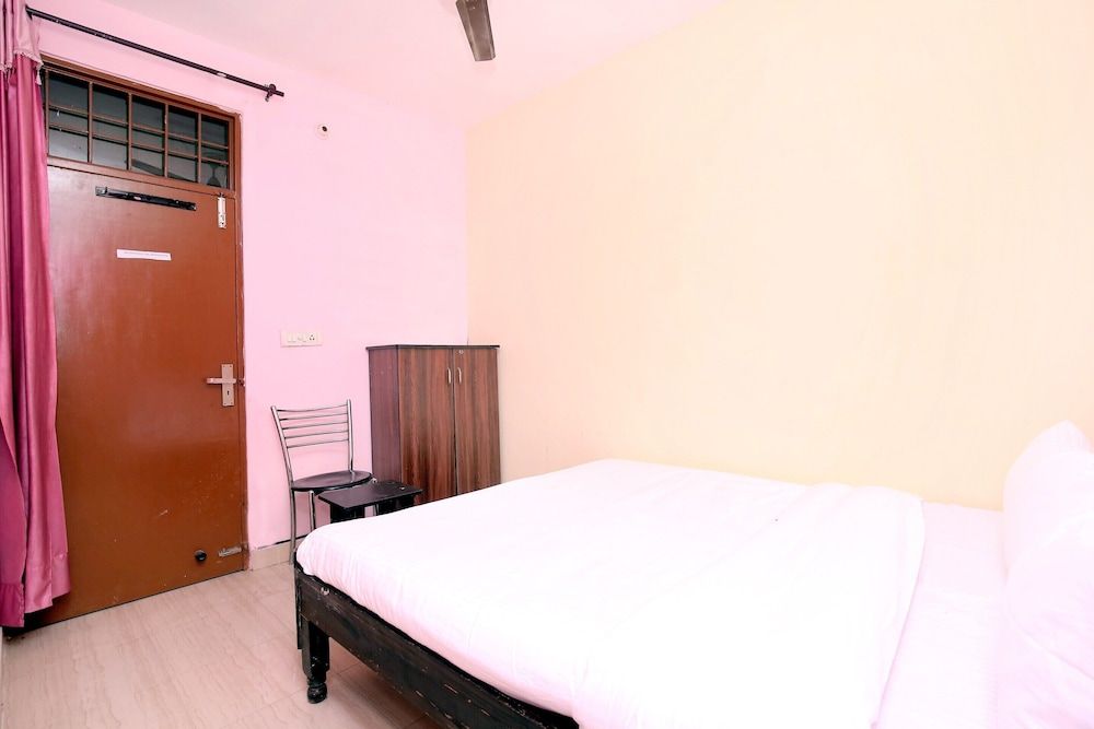 SPOT ON 37127 Primeland Standard Room 3