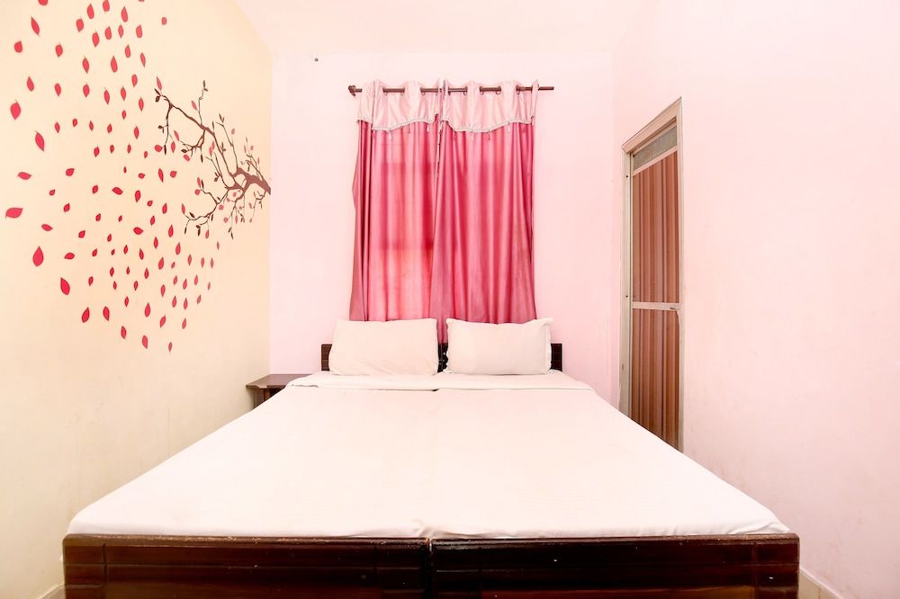 SPOT ON 37127 Primeland Standard Room 11