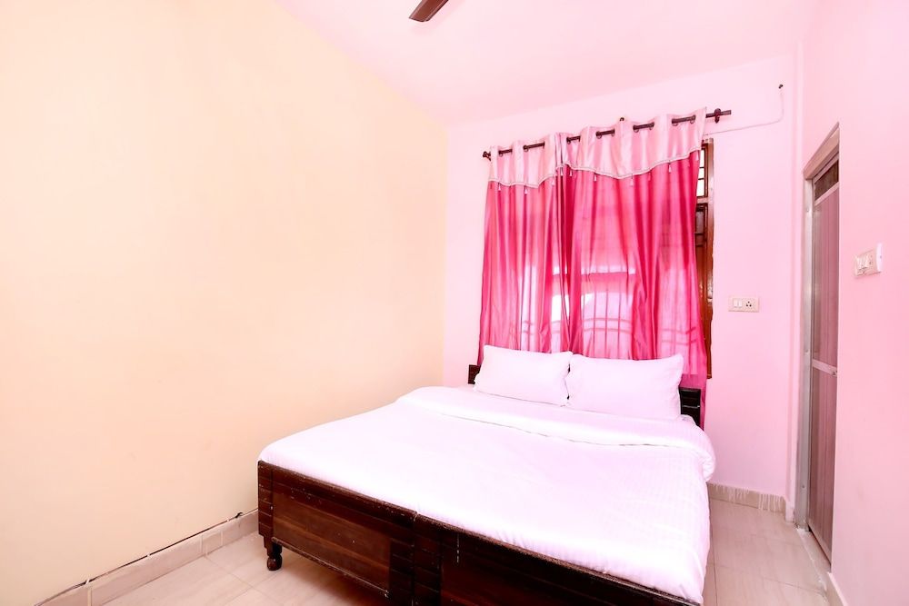 SPOT ON 37127 Primeland Standard Room 7