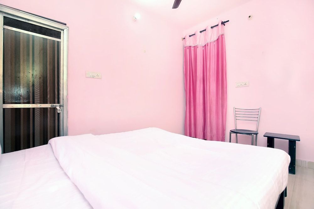 SPOT ON 37127 Primeland Standard Room 9