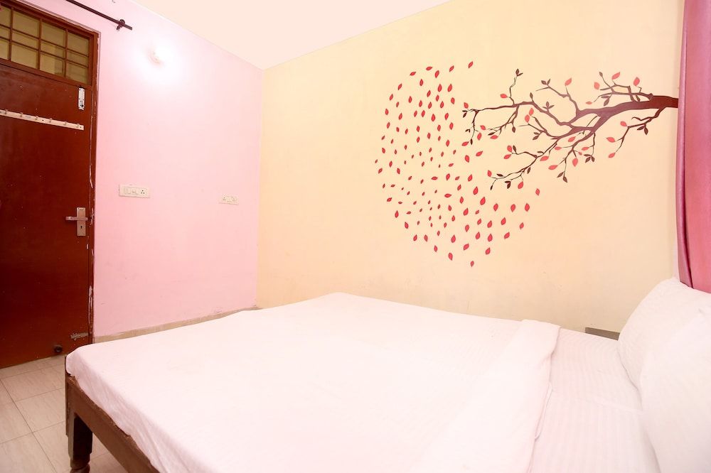 SPOT ON 37127 Primeland Standard Room 13