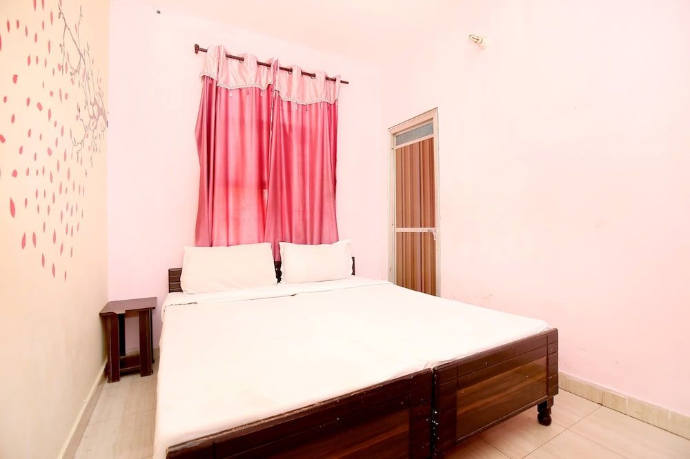 SPOT ON 37127 Primeland Standard Room 12