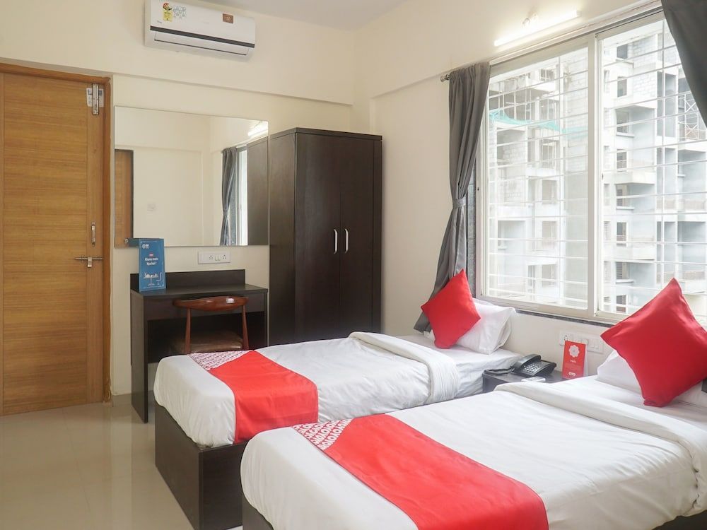OYO 16570 I Suite Double or Twin Room 12