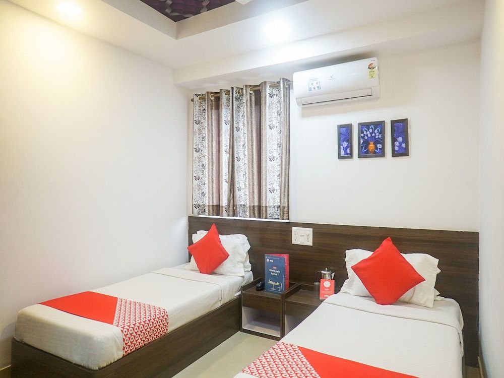 OYO 15988 Soberdreams Service Apartment Double Room 6