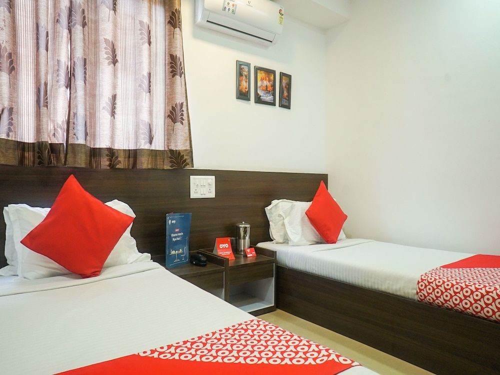 OYO 15988 Soberdreams Service Apartment Double Room 8