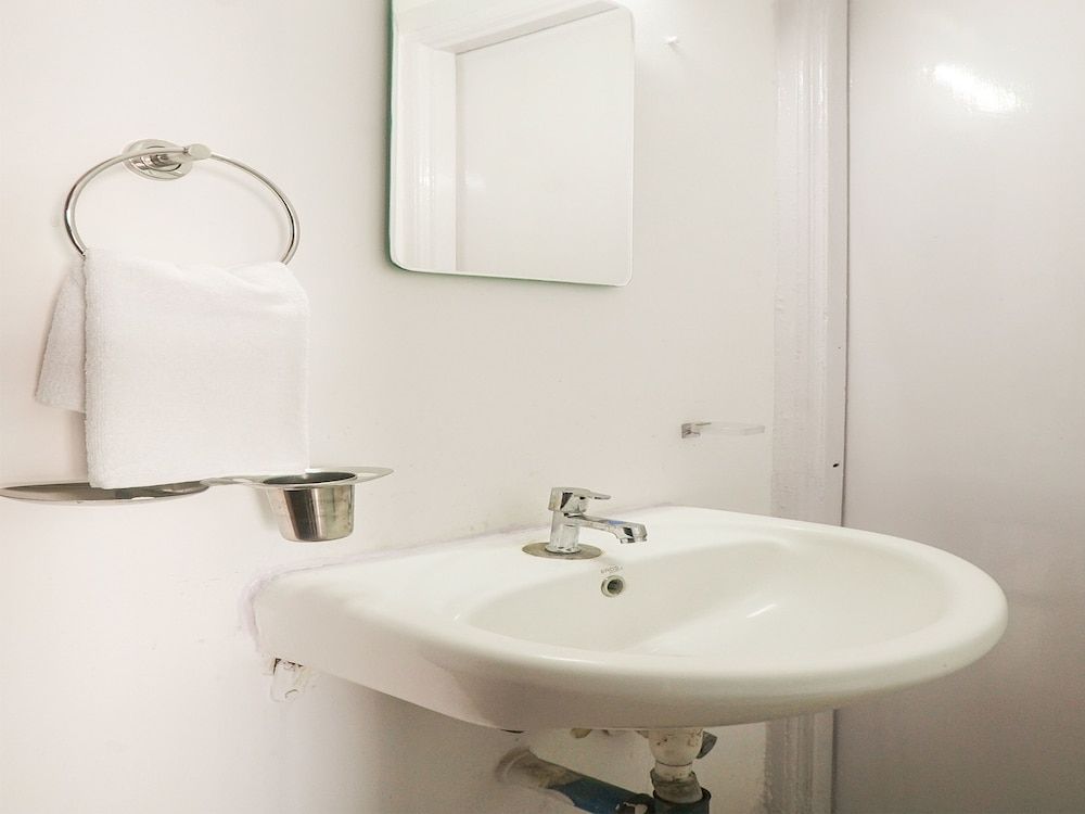 OYO 15988 Soberdreams Service Apartment Single Room 4