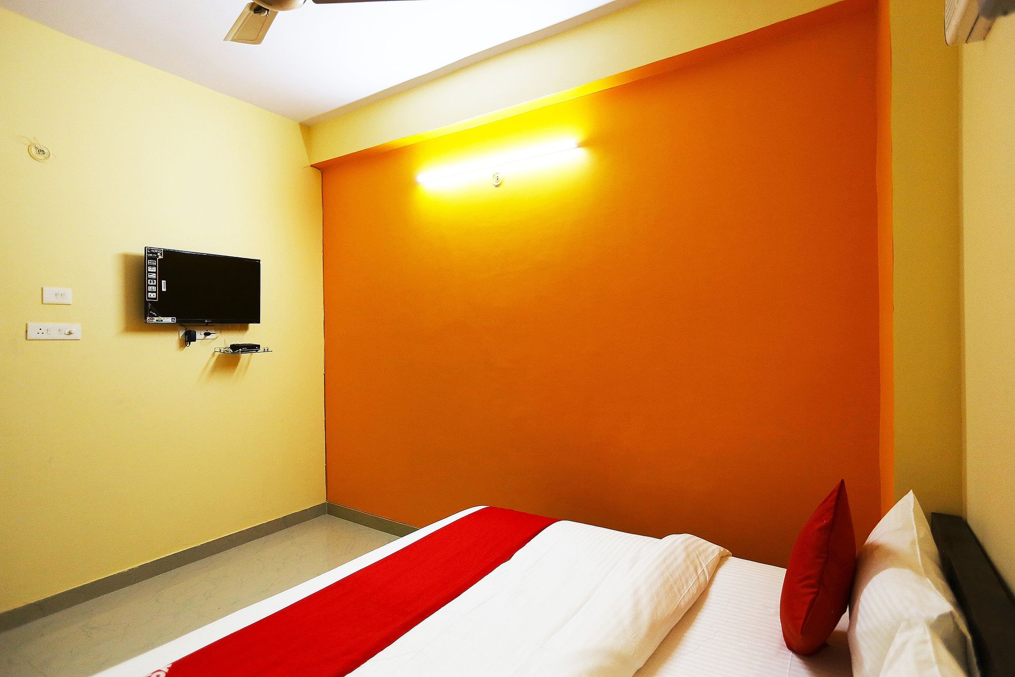 OYO OM Residency Classic 7