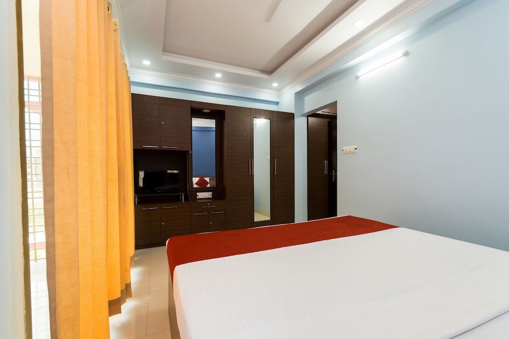 OYO 8818 Coral Residency Newtown Double or Twin Room 4