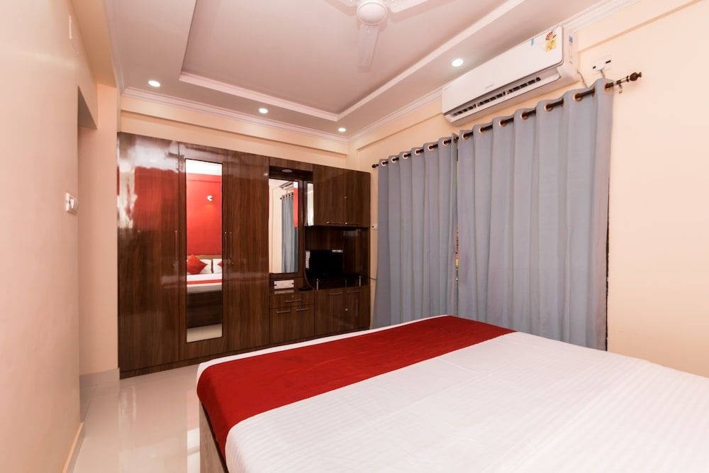 OYO 8818 Coral Residency Newtown Double or Twin Room 7