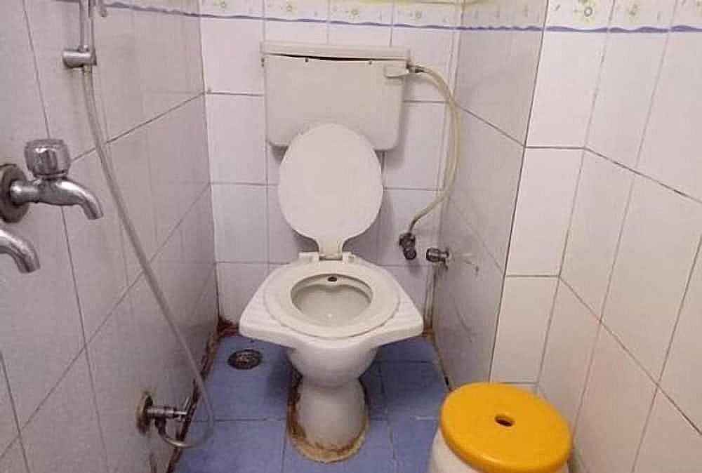 1025