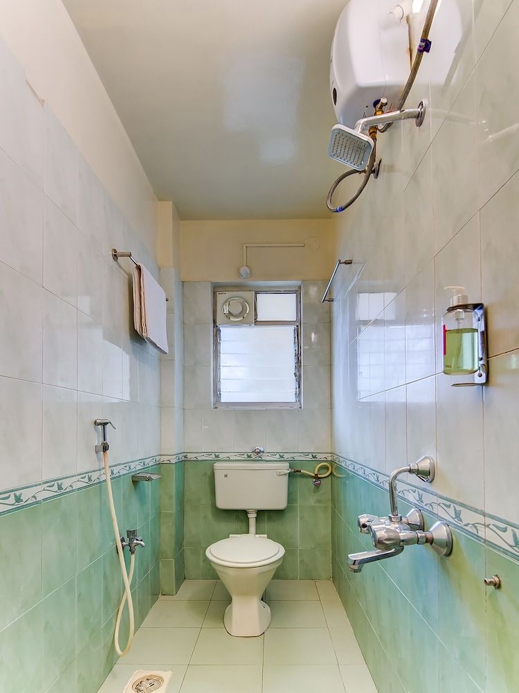 OYO Flagship 36693 Hotel Royal Enclave Double or Twin Room 21