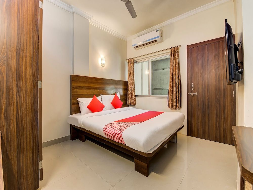 OYO Flagship 36693 Hotel Royal Enclave Double or Twin Room 18