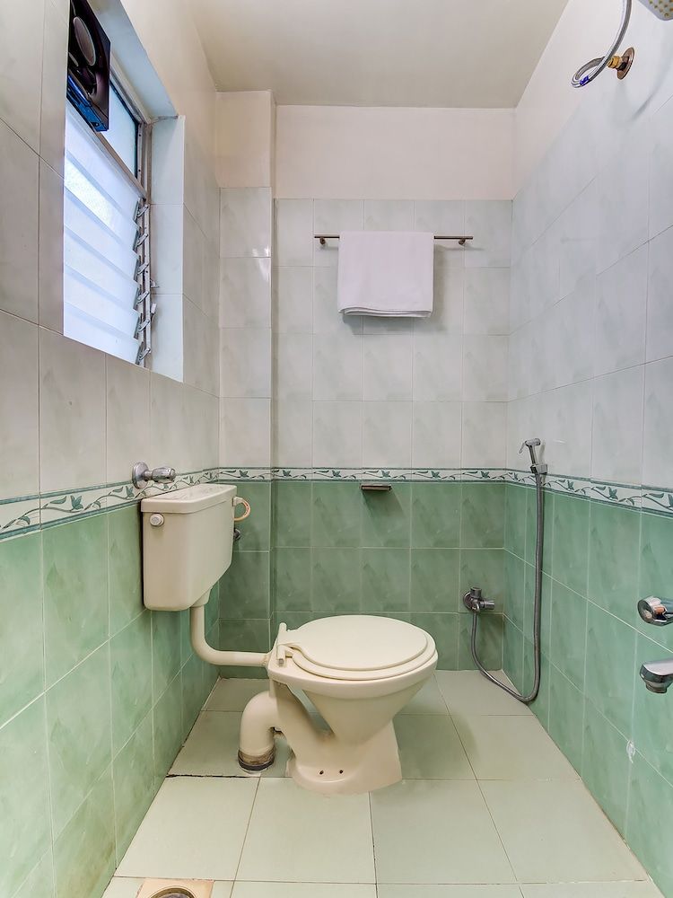 OYO Flagship 36693 Hotel Royal Enclave Double or Twin Room 20