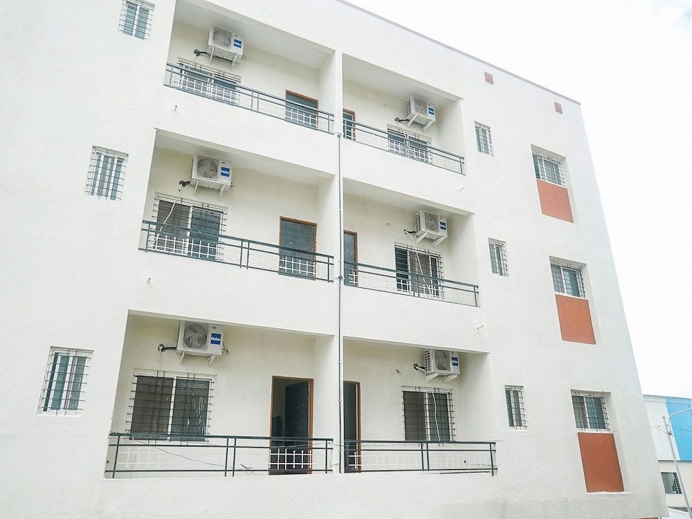 undefined OYO 14747 Hotel Prathik 2