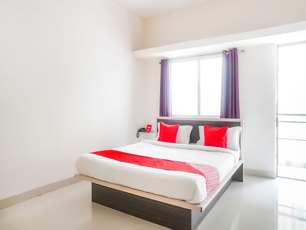 undefined OYO 14747 Hotel Prathik
