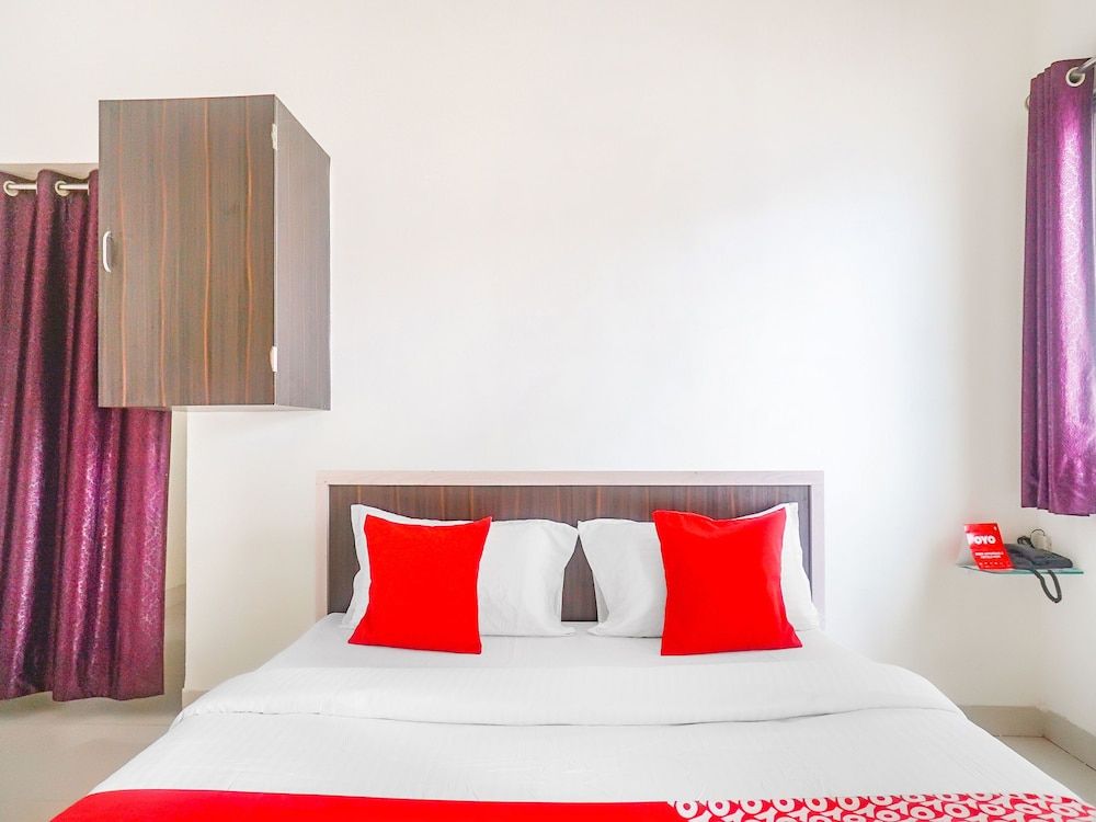 OYO 14747 Hotel Prathik Basic Double or Twin Room 2