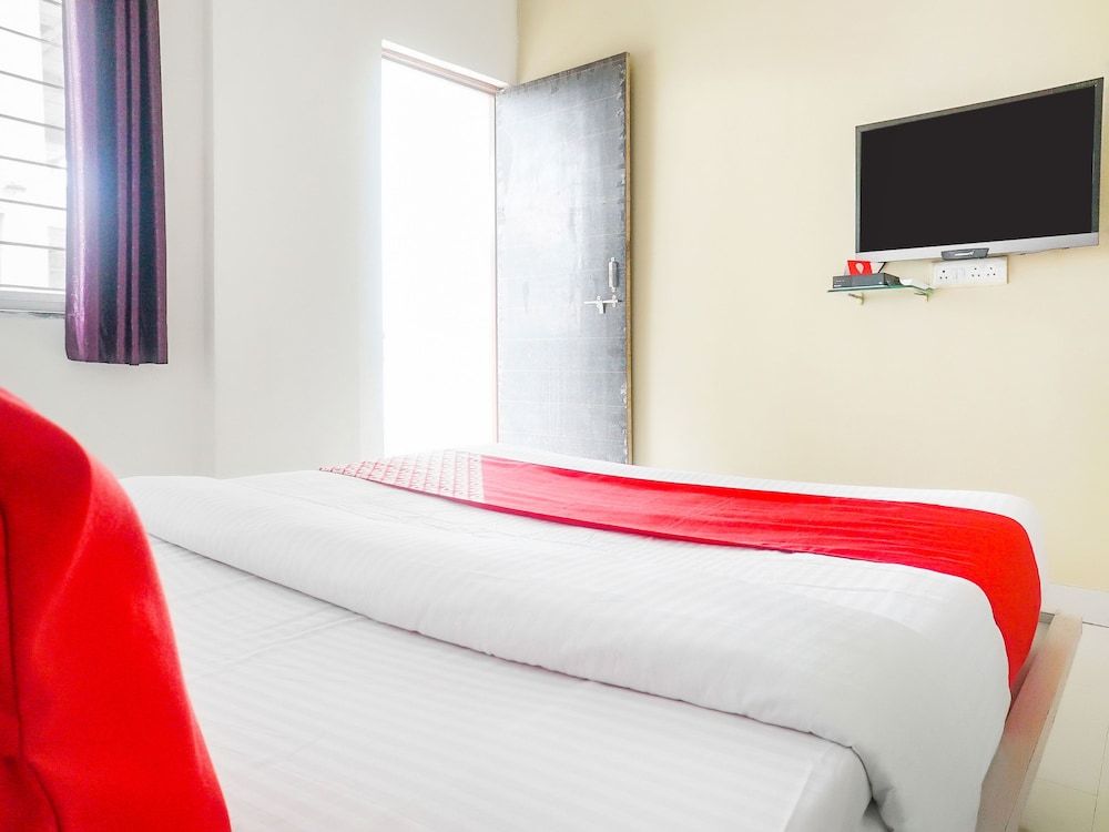 OYO 14747 Hotel Prathik Basic Double or Twin Room 6