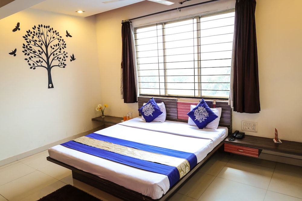 OYO 8244 Hotel Bliss Executive Double or Twin Room 11