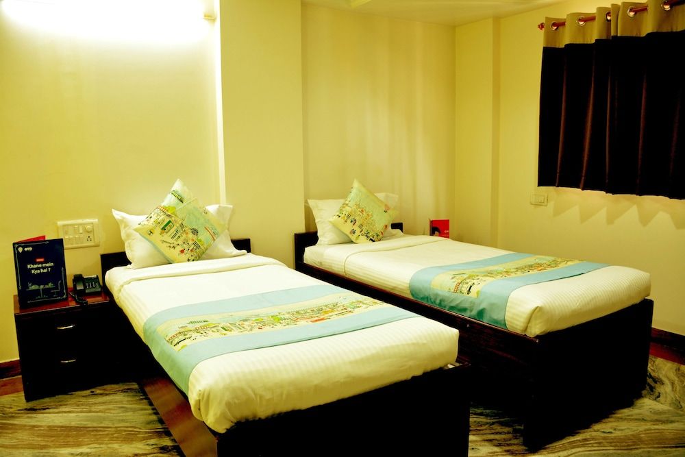 OYO 8244 Hotel Bliss Executive Double or Twin Room 3