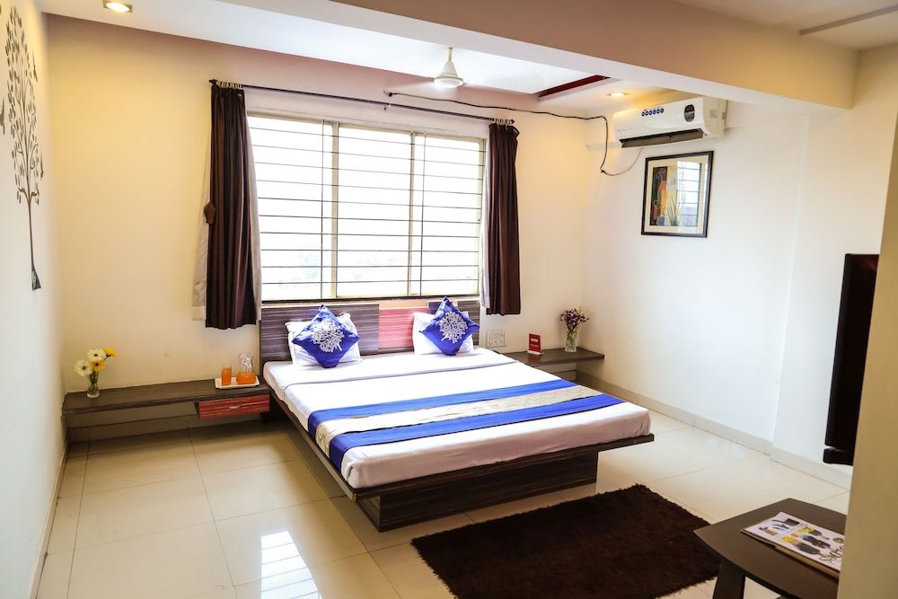 OYO 8244 Hotel Bliss Executive Double or Twin Room 4