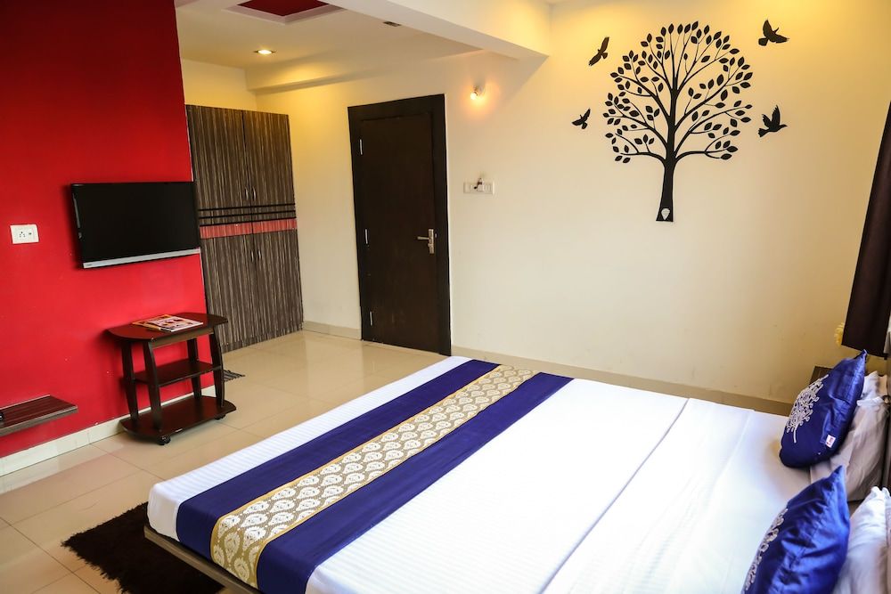 OYO 8244 Hotel Bliss Executive Double or Twin Room 12