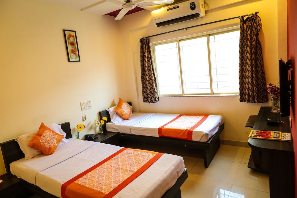 OYO 8244 Hotel Bliss Executive Double or Twin Room 8