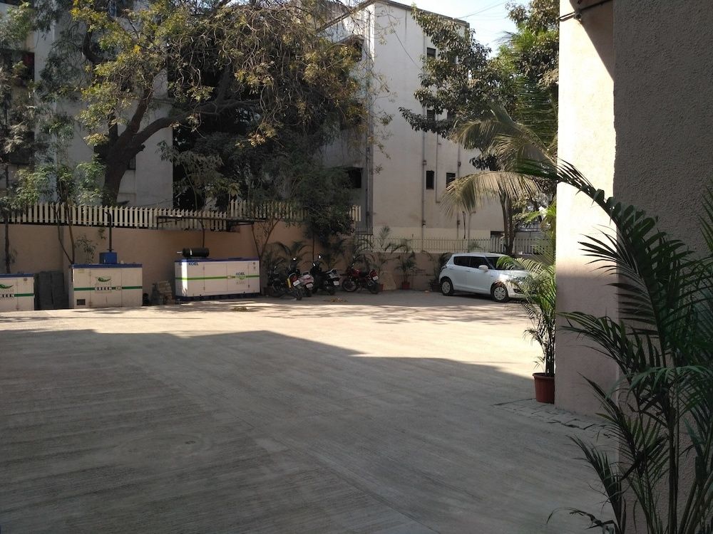 undefined Everest Inn Hotel 7
