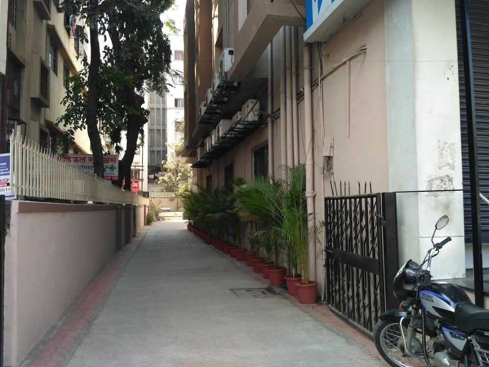 undefined Everest Inn Hotel 6