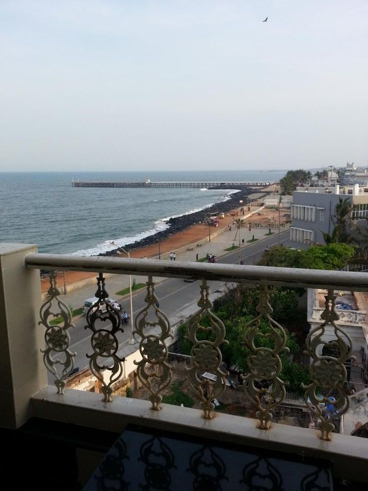 undefined Lotus Bay View Hotel 5