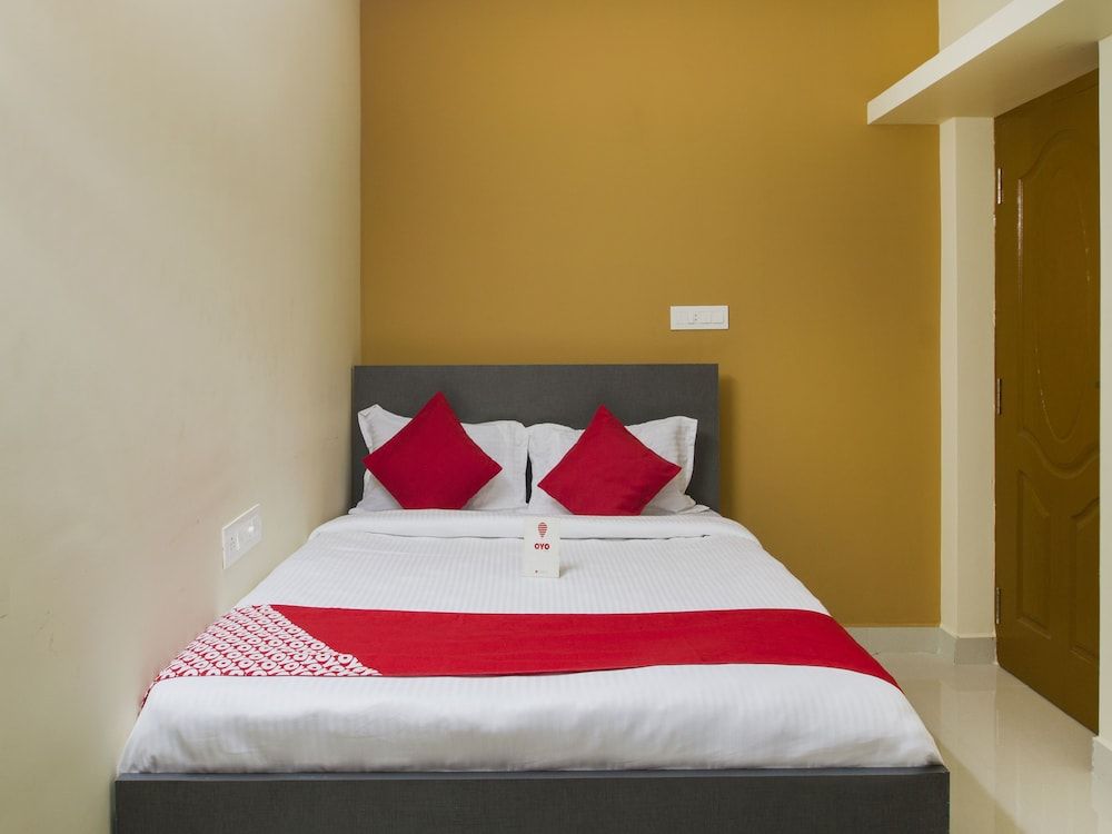 undefined OYO 13036 Home Spacious 2BHK ECR 5
