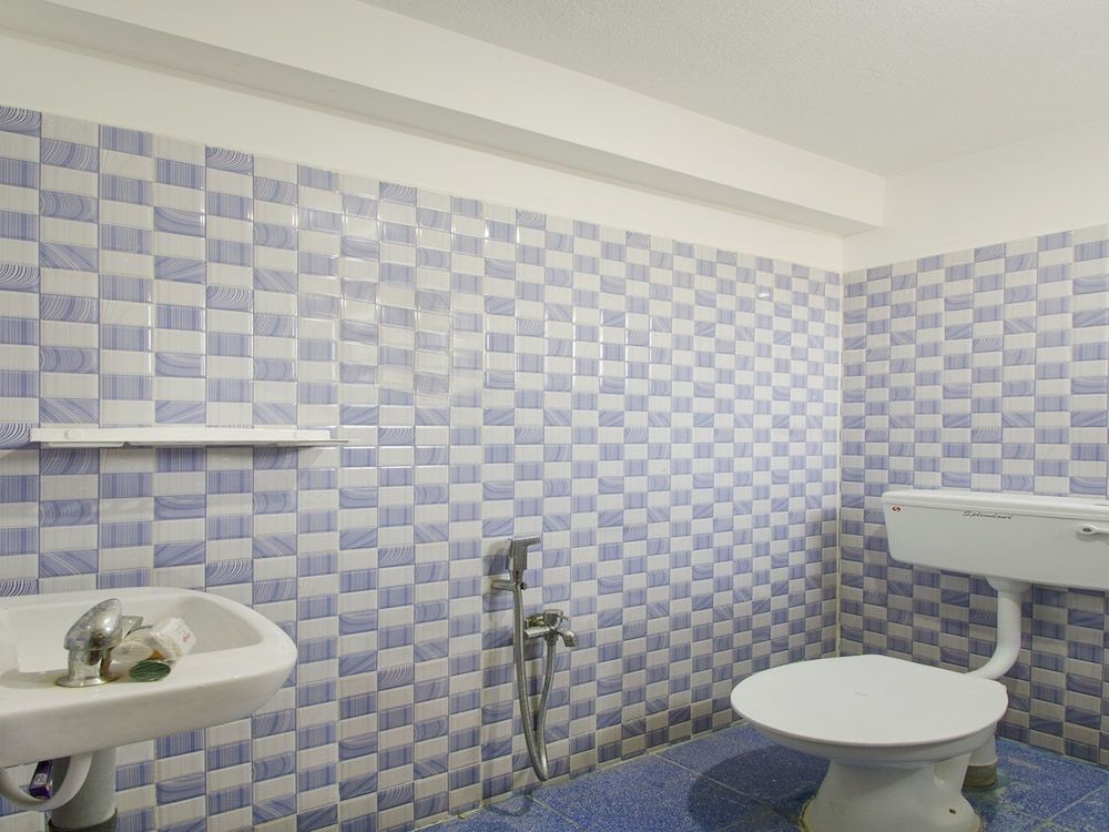 OYO 13036 Home Spacious 2BHK ECR Double or Twin Room 7