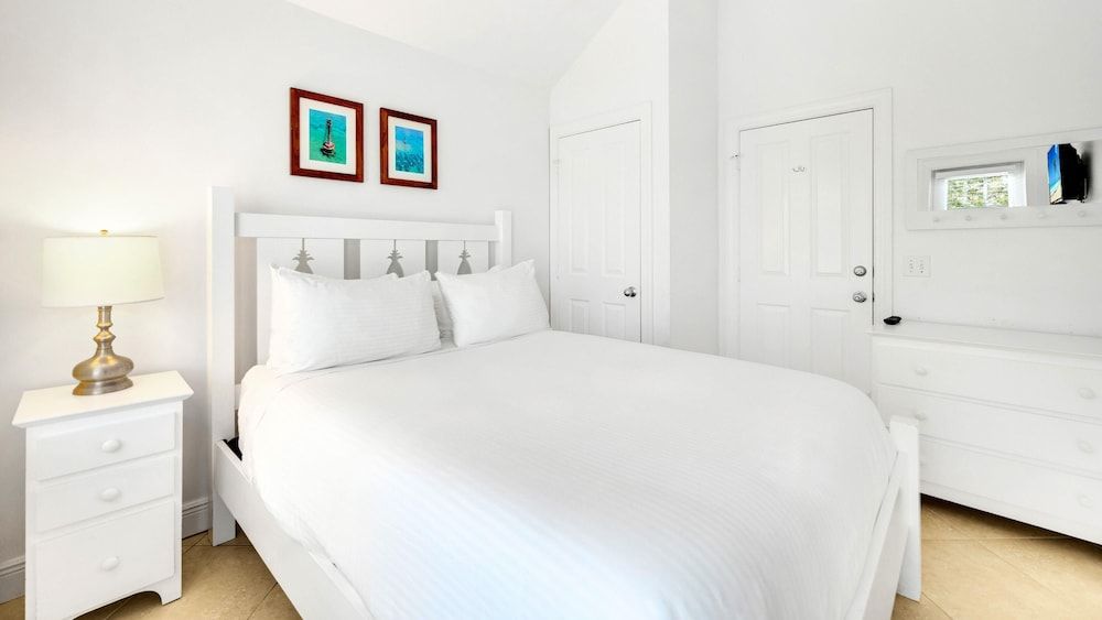 Tranquility Bay Beachfront Hotel and Resort Villa, Multiple Beds, Beachfront 10