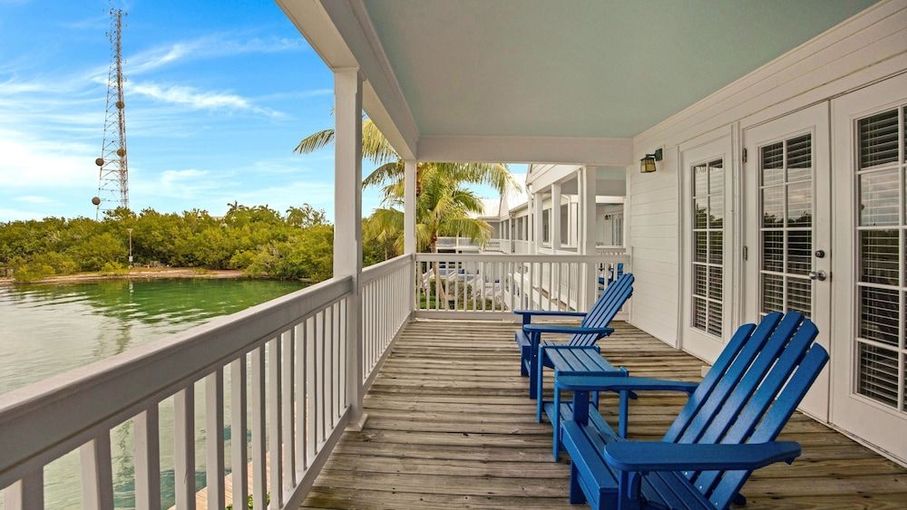 Tranquility Bay Beachfront Hotel and Resort Villa, 3 Bedrooms (Waterfront) 4