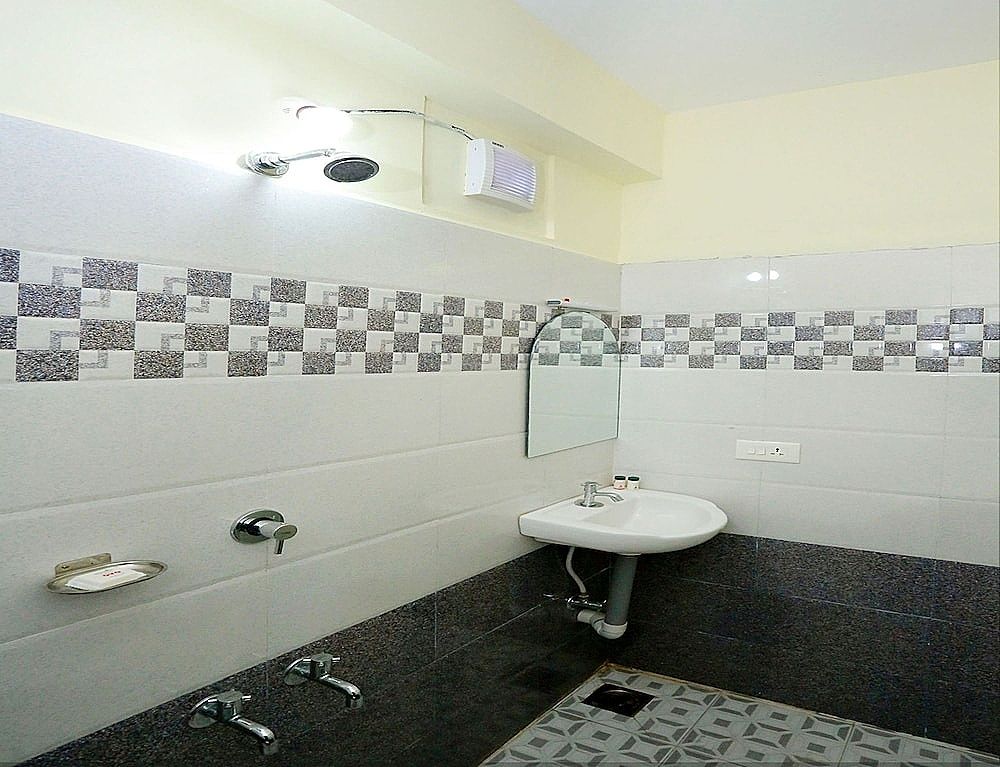 OYO 10149 Noor Residency Double or Twin Room 16