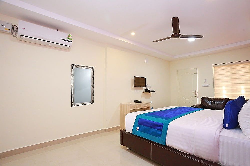 OYO 10149 Noor Residency Double or Twin Room 7