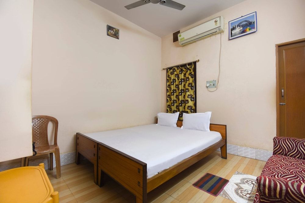 undefined SPOT ON 48582 Monalisa Lodge 7