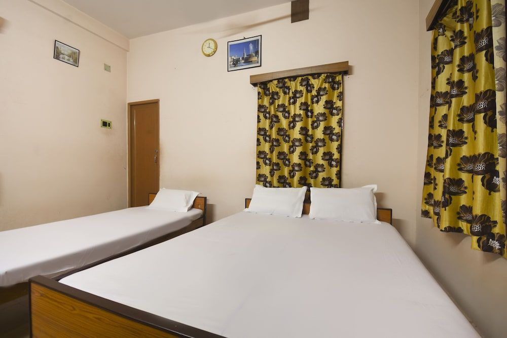 undefined SPOT ON 48582 Monalisa Lodge 9