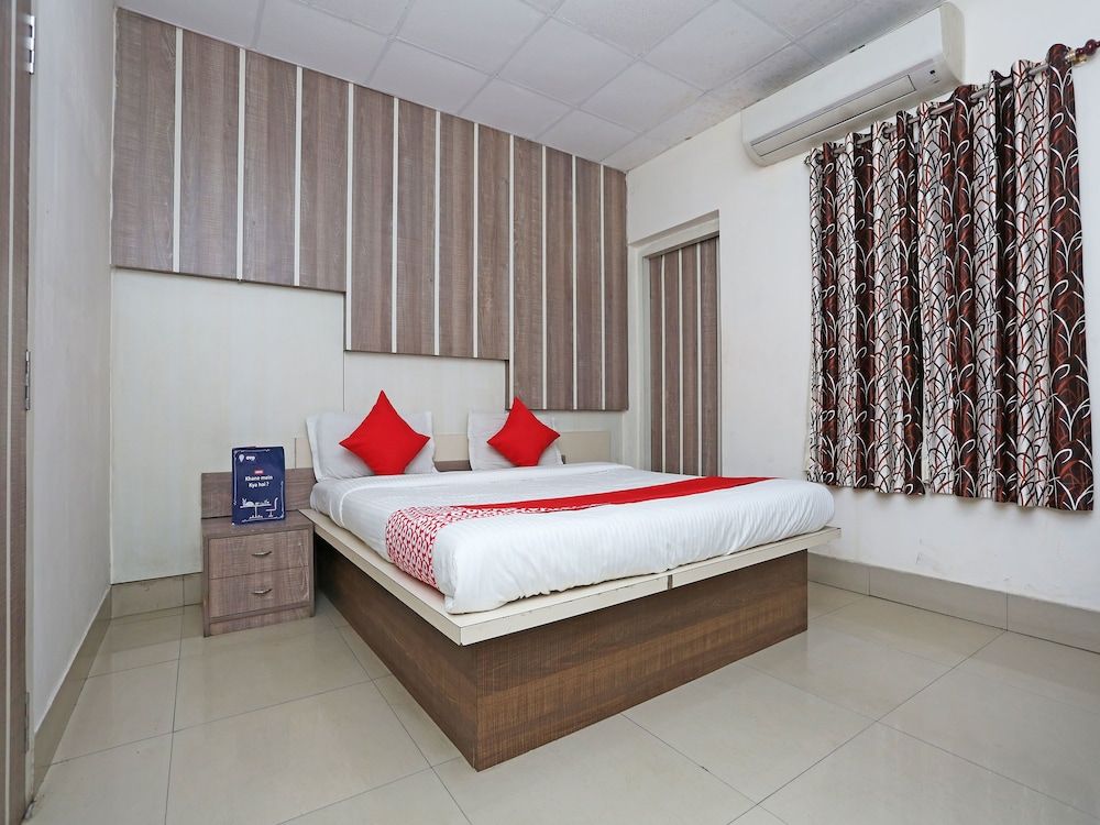 undefined OYO 11888 Rasbehari Avenue 8