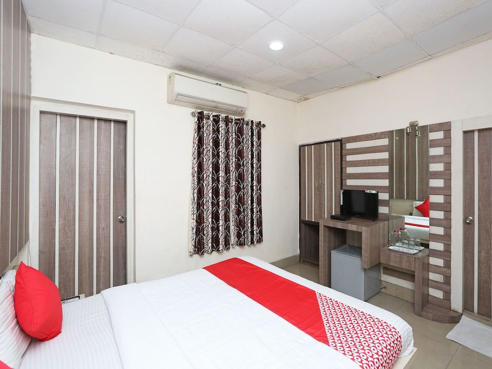 undefined OYO 11888 Rasbehari Avenue 10