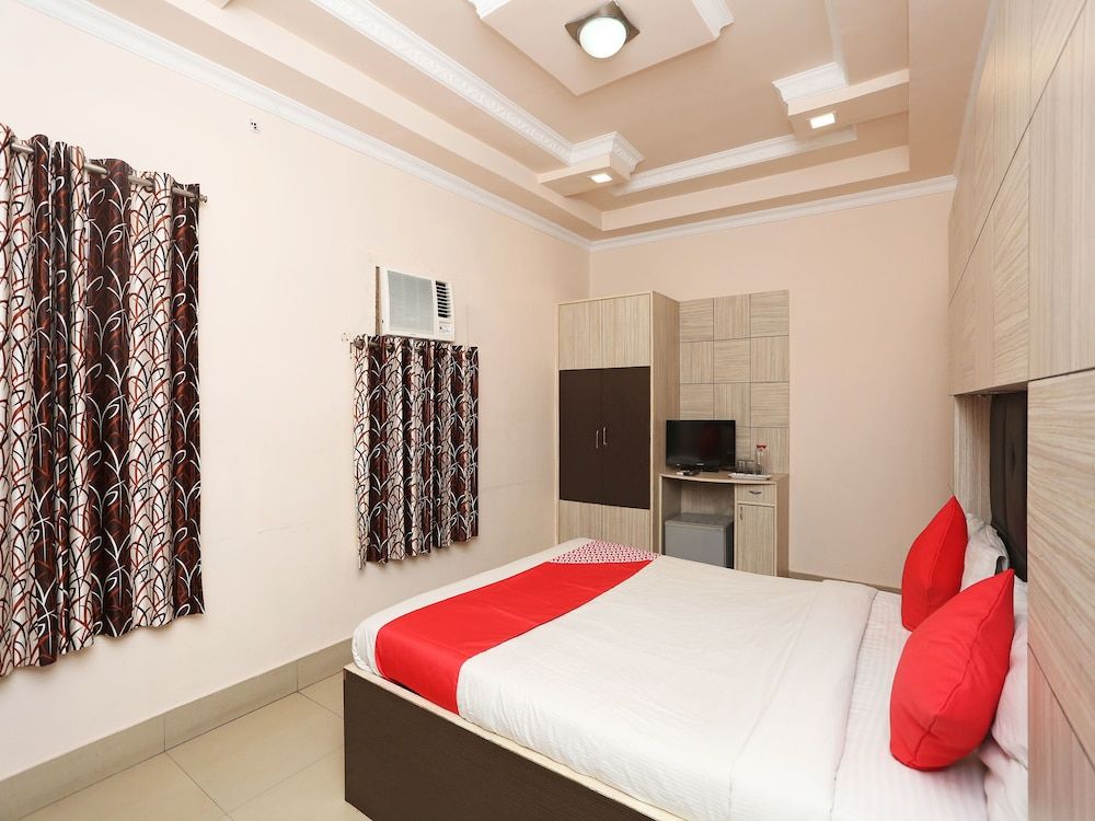 undefined OYO 11888 Rasbehari Avenue 7