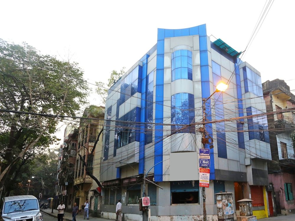 undefined OYO 11888 Rasbehari Avenue 3